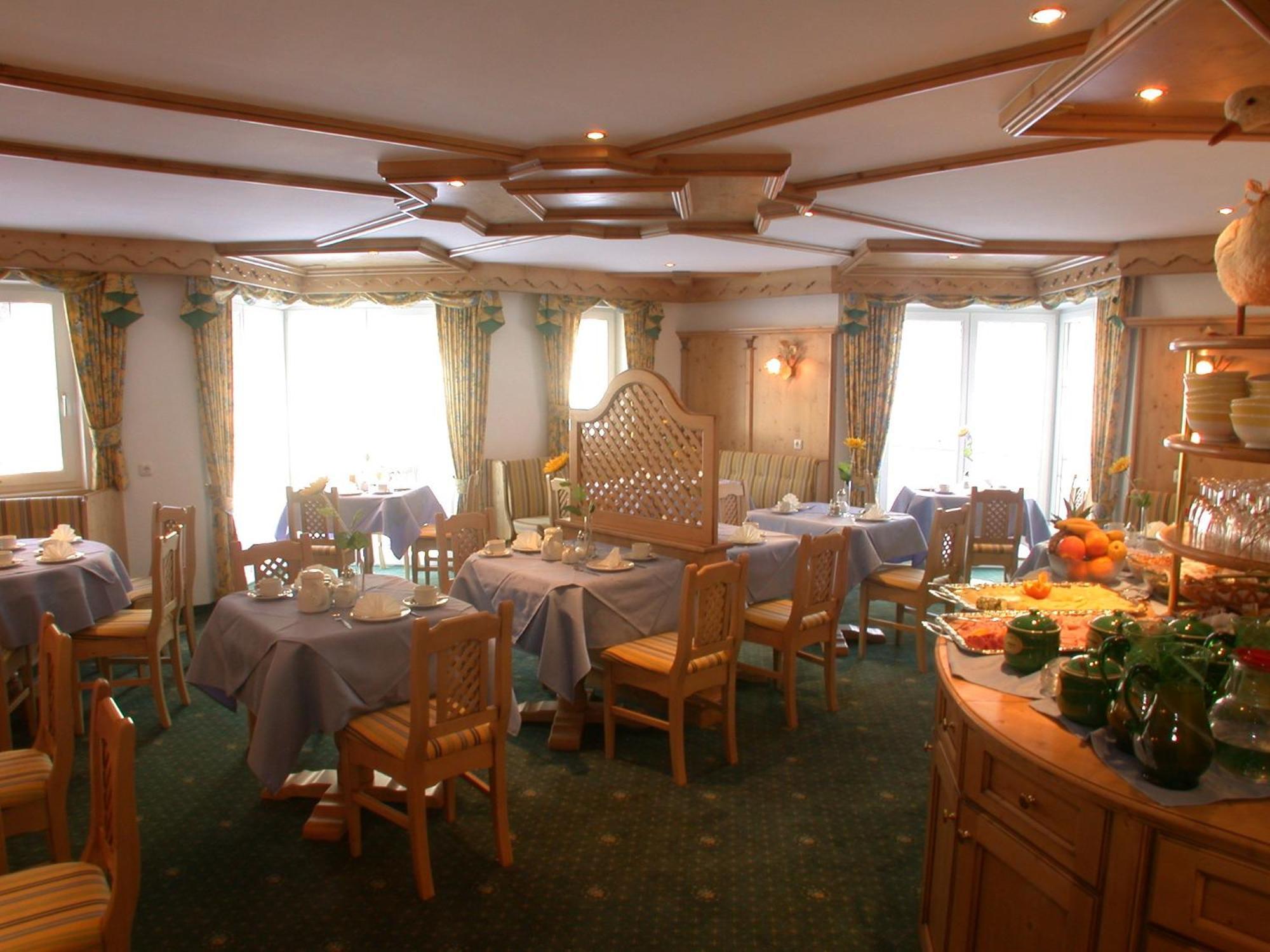 Hotel Garni Pradella Ischgl Exterior photo