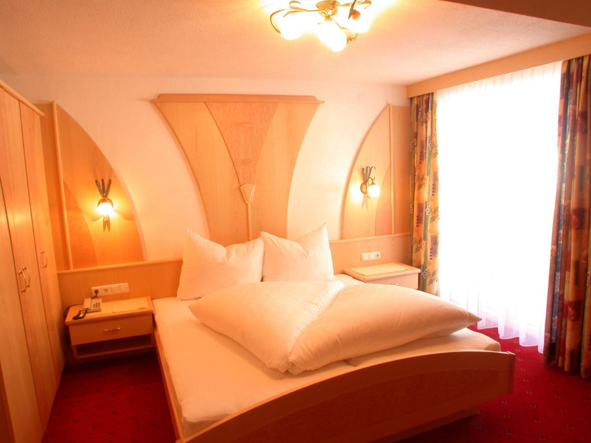Hotel Garni Pradella Ischgl Room photo